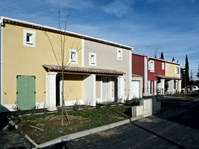 Logements à Charleval